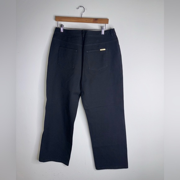 St. John Women’s Yellow label Black Jeans - Picture 2 of 9